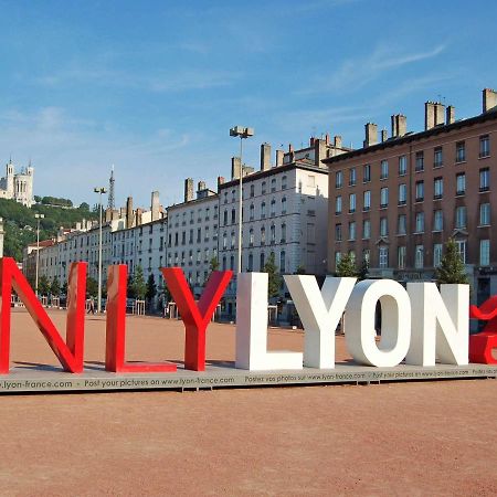Hotel Ibis Budget Lyon Sud Saint-Fons A7 Kültér fotó
