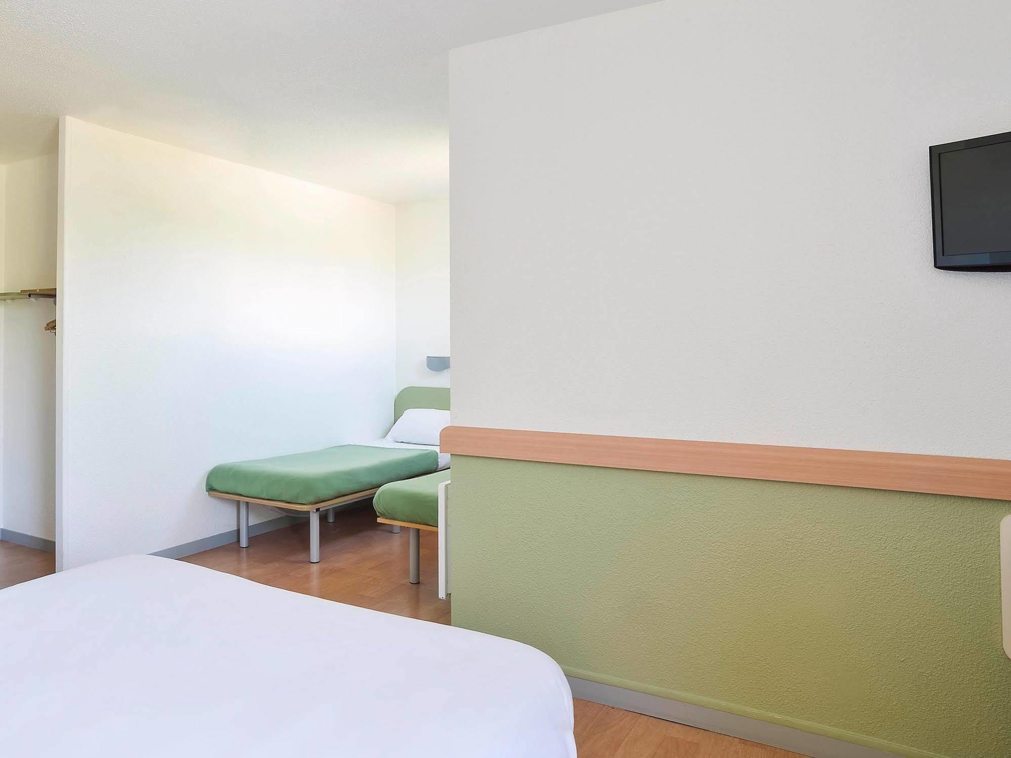 Hotel Ibis Budget Lyon Sud Saint-Fons A7 Kültér fotó