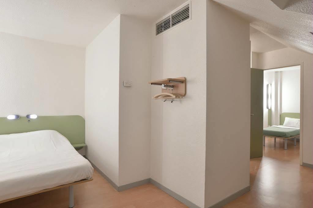 Hotel Ibis Budget Lyon Sud Saint-Fons A7 Kültér fotó